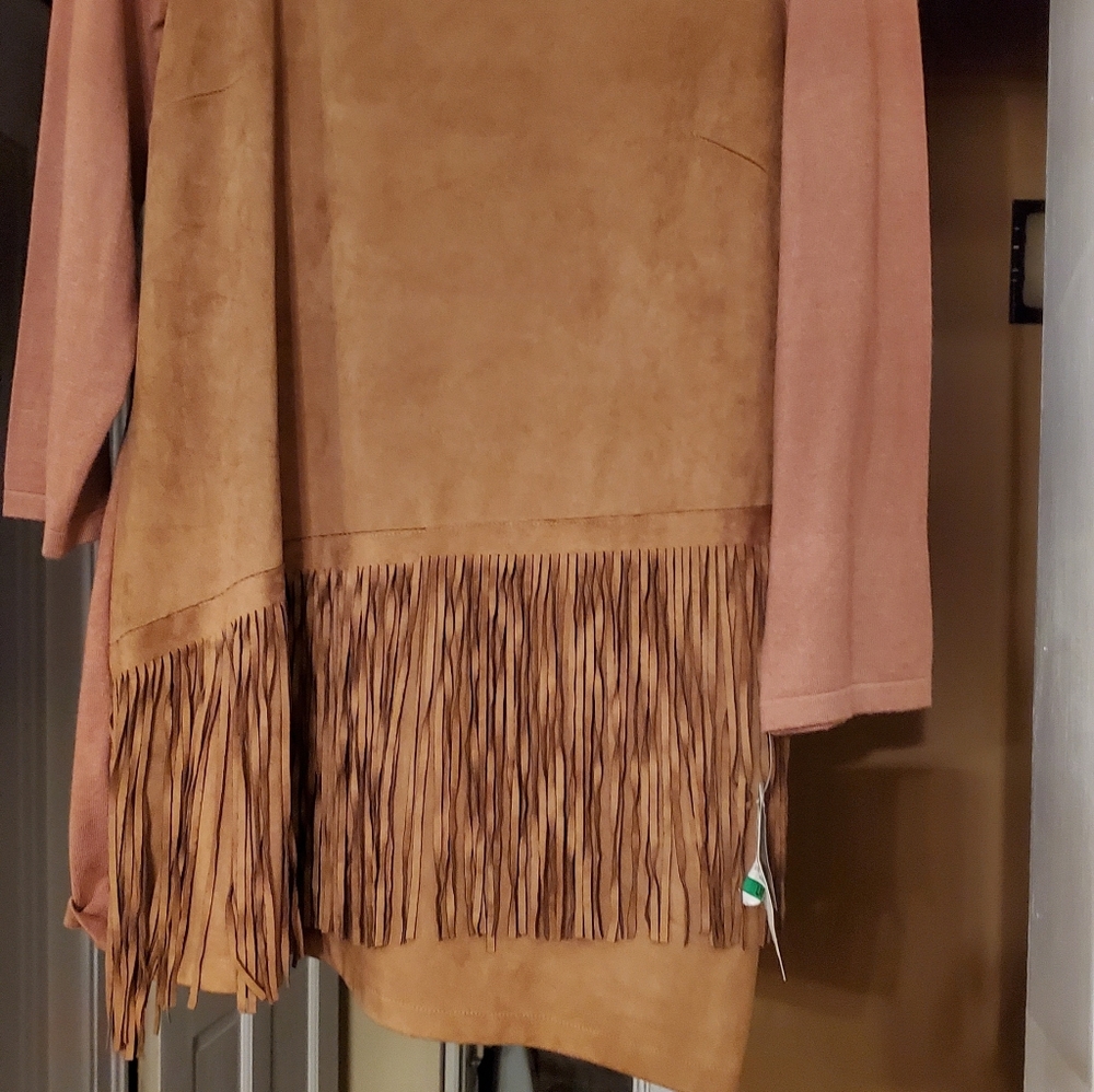 Clothes - Picture 5 of 17